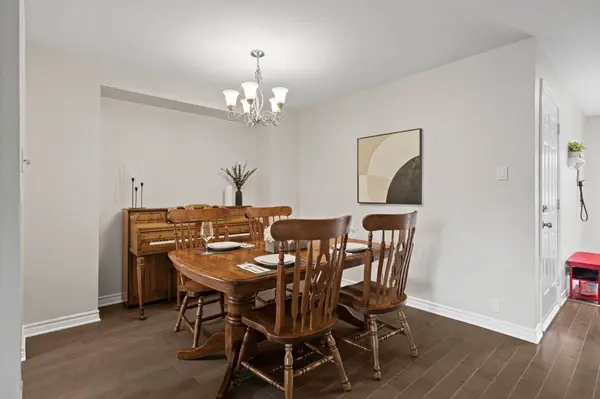 36 Cedarock DR, Kanata, ON K2M 2H6