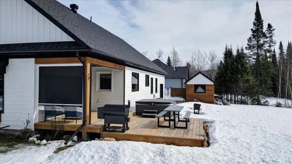 10 Bancroft Ridge DR, Bancroft, ON K0L 1C0