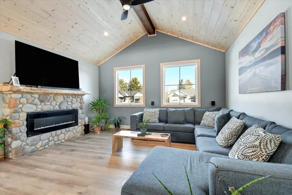 10 Bancroft Ridge DR, Bancroft, ON K0L 1C0