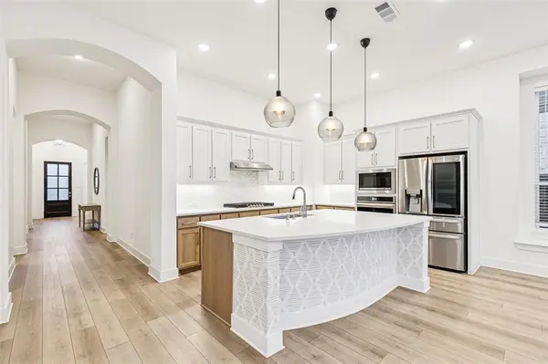 1144 Saddle Ridge Drive, Aubrey, TX 76227