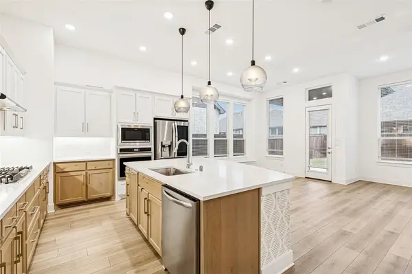 1144 Saddle Ridge Drive, Aubrey, TX 76227