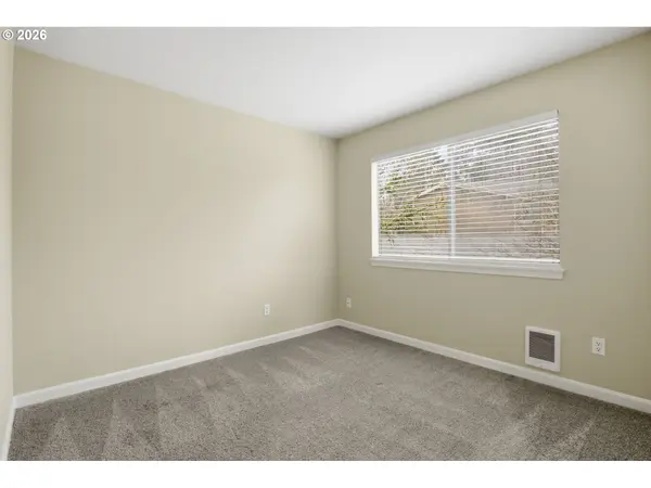 9842 SE TALBERT ST, Clackamas, OR 97015