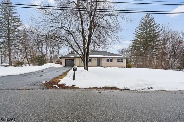 9 Adelaide Ter, West Milford Twp., NJ 07480