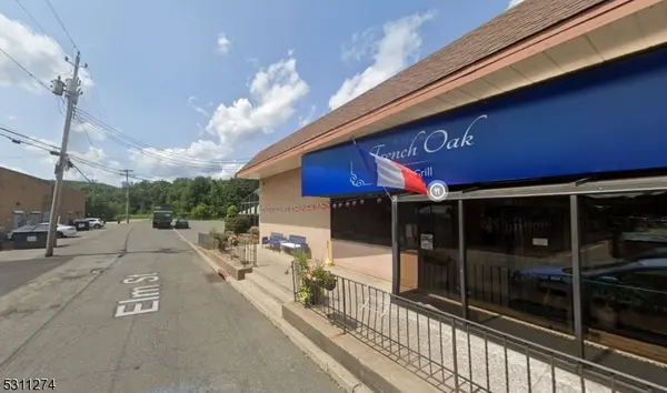 20 Elm St, Oakland Boro, NJ 07436