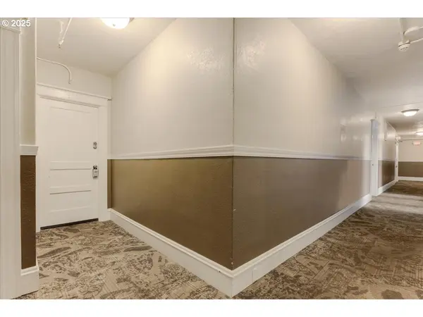 Portland, OR 97210,2109 NW IRVING ST #208