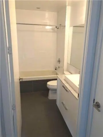 399 Adelaide ST W #211, Toronto C01, ON M5V 1S4