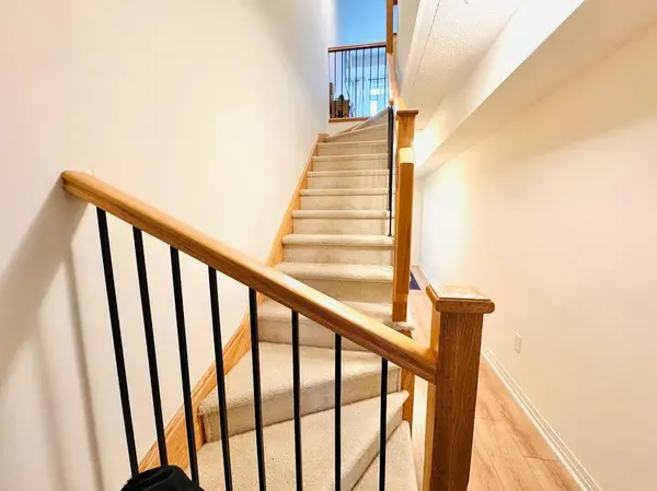 29 Esquire WAY, Whitby, ON L1R 0S7