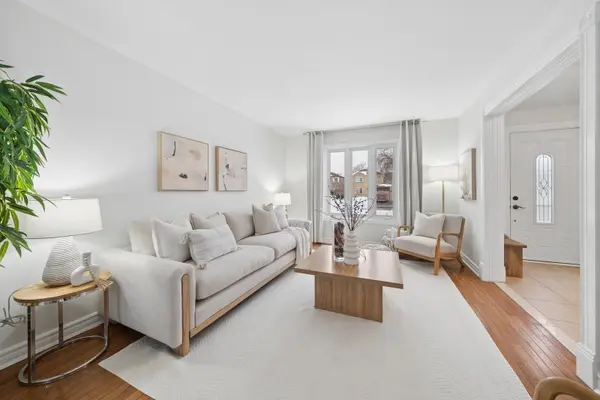 621 Beckworth SQ, Pickering, ON L1V 3X3