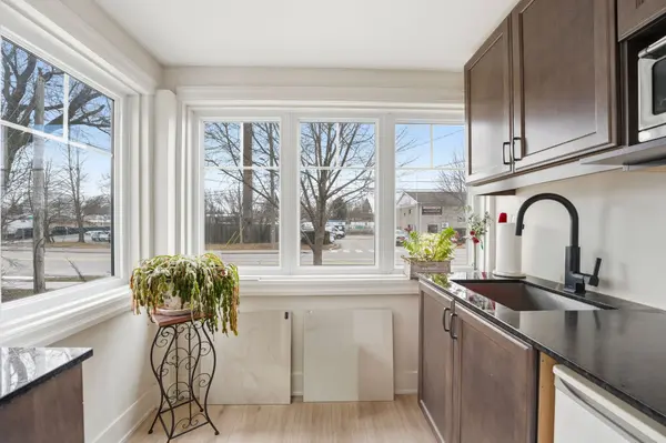 83 Industrial Pkwy S, Aurora, ON L4G 3V5