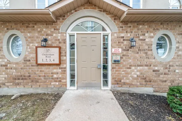 17 Cheltenham RD #4, Barrie, ON L4M 0E7