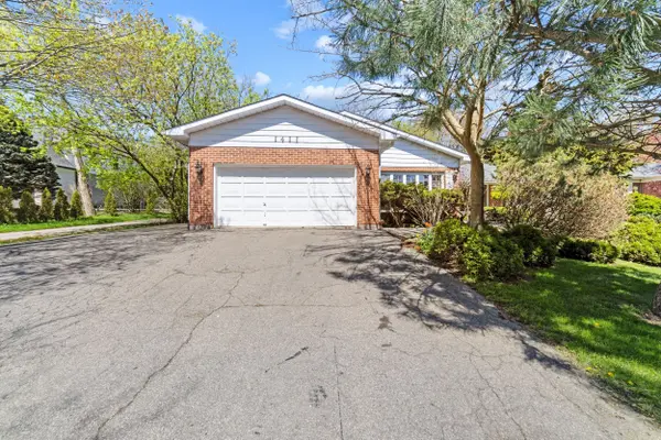 1411 Beaufort DR, Burlington, ON L7P 4V8