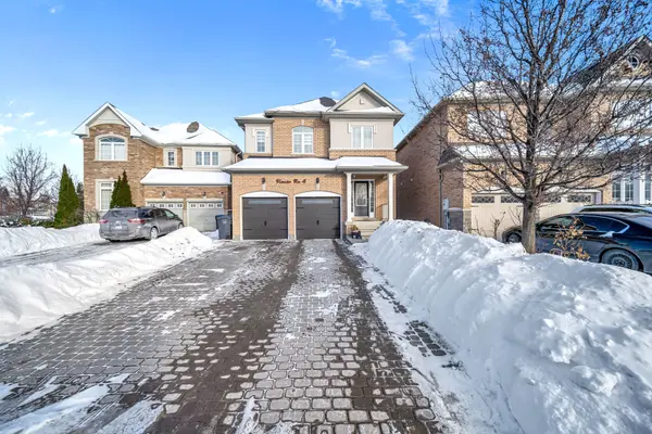 4 Templeton CT, Brampton, ON L6P 3B2