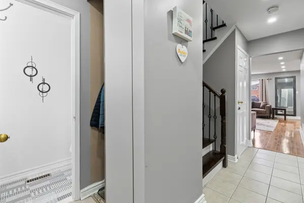 4728 Antelope CRES, Mississauga, ON L4Z 2W9