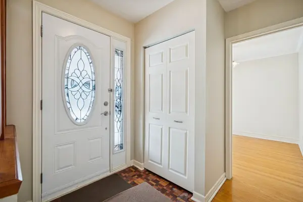 43 Marlebon RD, Toronto W10, ON M9V 3V8