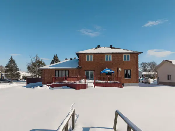 12 Fairholme DR, South Dundas, ON K0C 1X0