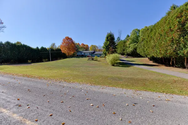 255 Flat RD, Greater Madawaska, ON K0J 1N0