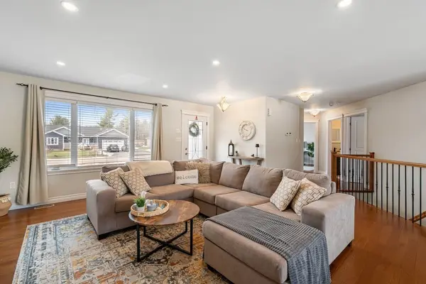 17 Albert ST, Edwardsburgh/cardinal, ON K0E 1T1