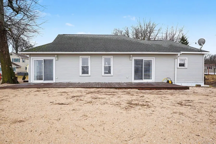 667 Bay RD, Bangor Twp, MI 48706