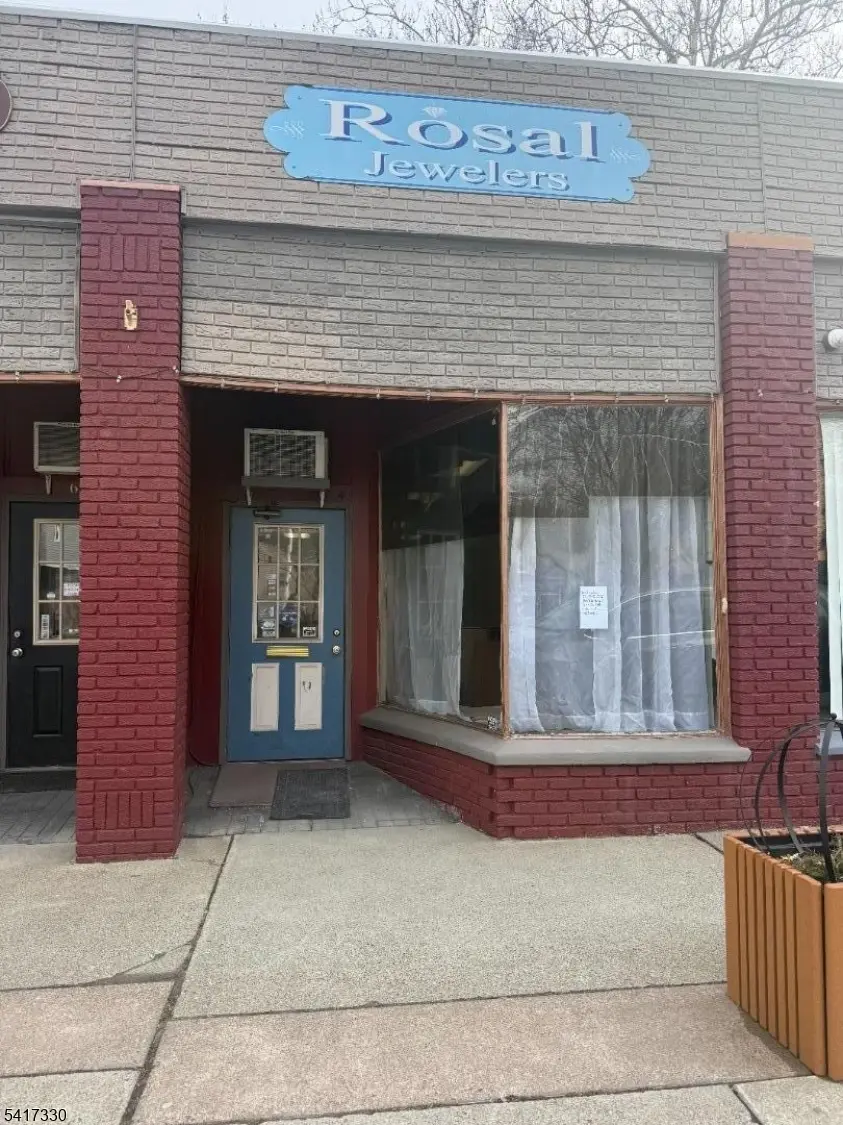 4 Market St, Belvidere Twp., NJ 07823