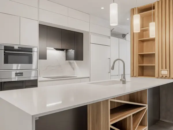 61 Yorkville AVE #14D, Toronto C02, ON M5R 3V6