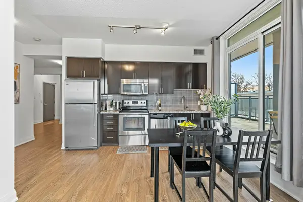 75 North Park RD #208, Vaughan, ON L4J 0H8