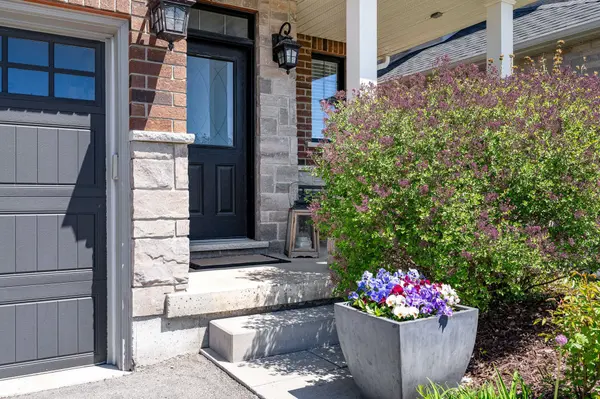 21 Marta CRES, Barrie, ON L4N 3N6