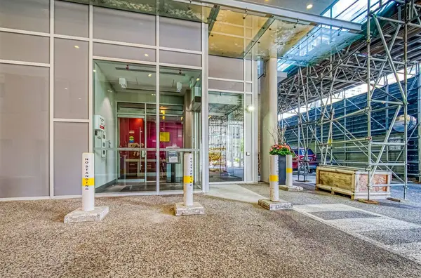 68 Merton ST #805, Toronto C10, ON M4S 1A1