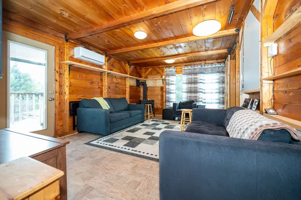 2315 Aspdin RD, Huntsville, ON P0B 1M0