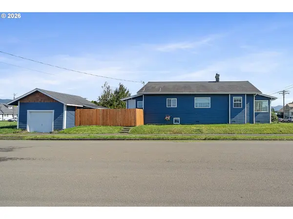 1802 8TH ST, Tillamook, OR 97141