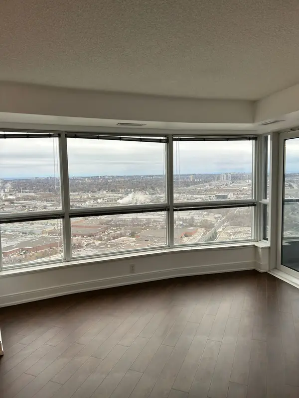 125 Village Green SQ #3203, Toronto E07, ON M1S 0G4