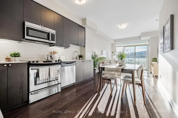 35 Fontenay CT #401, Toronto W08, ON M9A 0E2