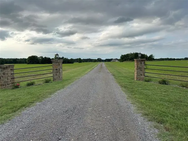 3086 County Road 4106, Greenville, TX 75401