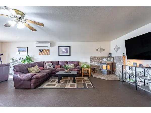 6154 JOHN DAY HWY, Ironside, OR 97908