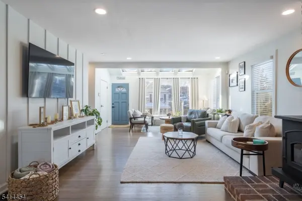 16 Cobb Pl, Morristown Town, NJ 07960