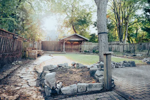 588 Marksbury RD, Pickering, ON L1W 2S8