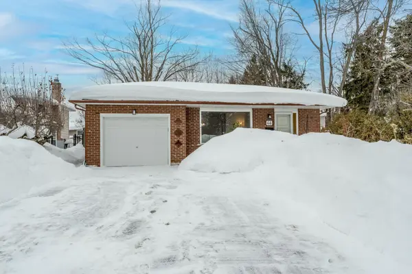 44 Belcourt AVE, Barrie, ON L4M 4E4