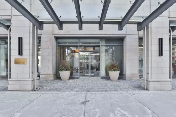 2060 Lakeshore RD #304, Burlington, ON L7R 0G2