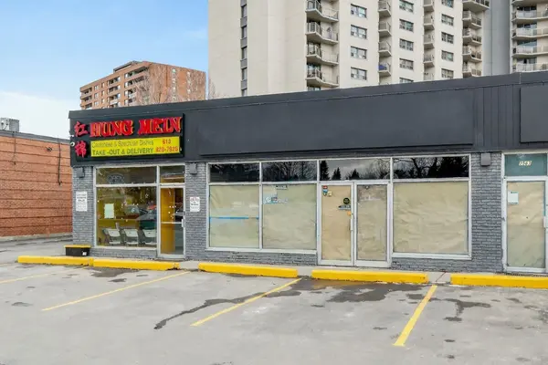 2565 Baseline RD, Parkway Park - Queensway Terrace S And Area, ON K2H 7B3