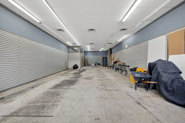 2565 Baseline RD, Parkway Park - Queensway Terrace S And Area, ON K2H 7B3