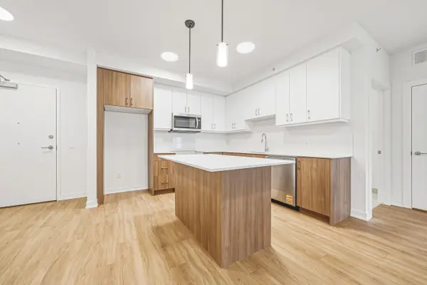 155 Greenbrier RD #301, Cambridge, ON N1P 0B3