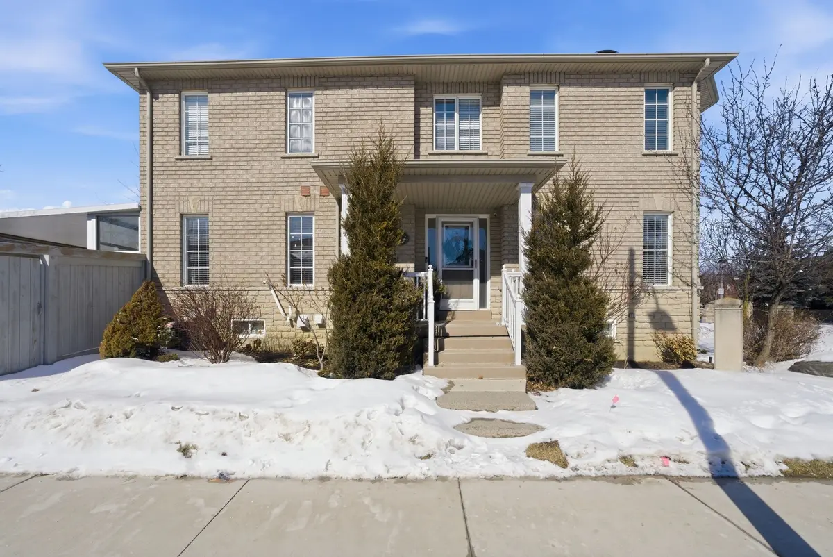2 Castle Park BLVD, Vaughan, ON L4H 1M5