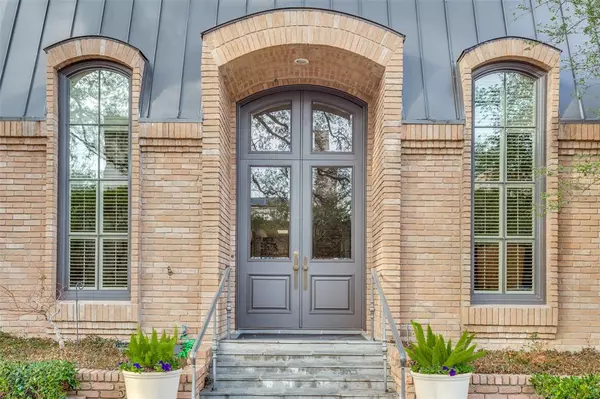 5845 Farquhar Lane, Dallas, TX 75209