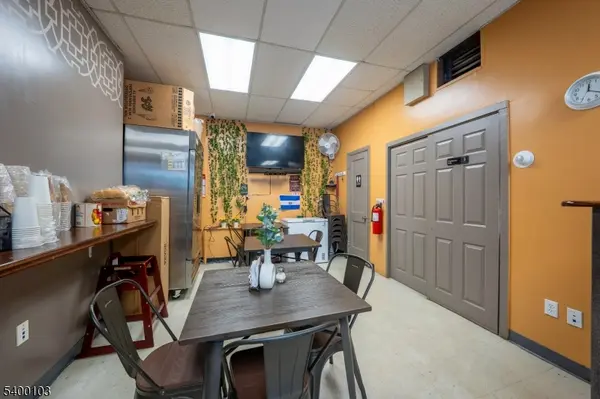 18 Watchung Ave, Plainfield City, NJ 07060