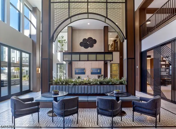 51 Okner Pkwy #2029, Livingston Twp., NJ 07039