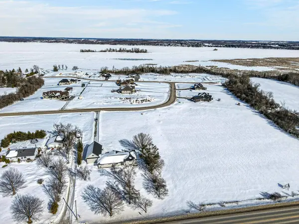 73 Lakeview CRES, Kawartha Lakes, ON K0M 1A0