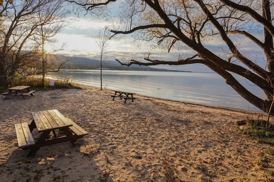 162 Blue Mountain DR, Blue Mountains, ON L9Y 0K9