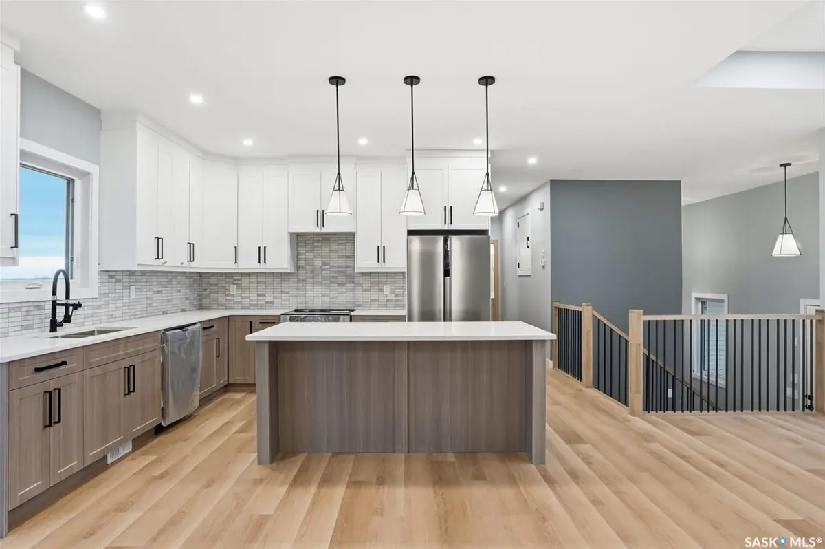 8 Cardinal DRIVE, Dundurn Rm No. 314, SK S7C 0C3