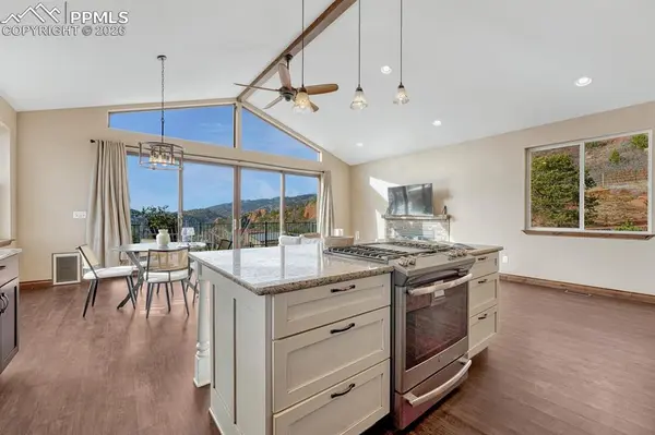 1260 Glenrock DR, Colorado Springs, CO 80926