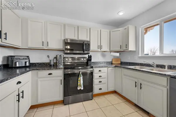 629 S Aguilar DR, Pueblo, CO 81007