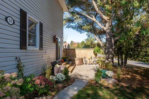 26 KITCHEN RD S, Huntsville, ON P1H 1Y3